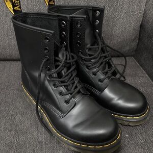 Woman’s Doc Martens 1460